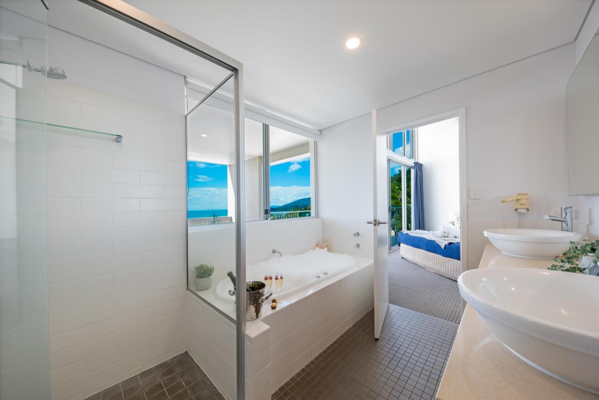 Sea Forever On Azure Seas - Airlie Beach Exterior photo